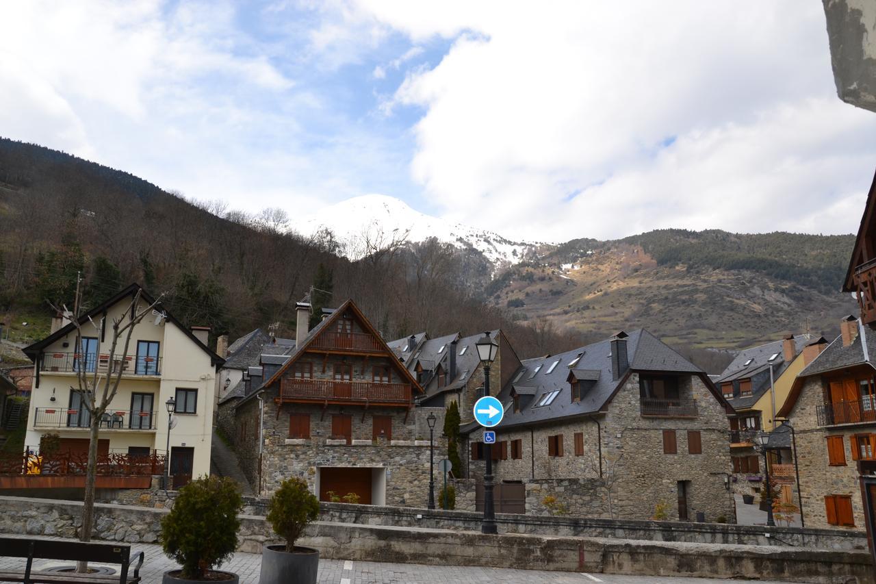 Era Borda Hotel Gausac Luaran gambar